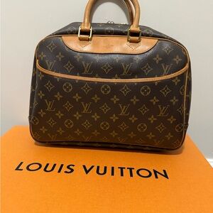 Authentic Vintage Louis Vuitton Deauville monogram bag